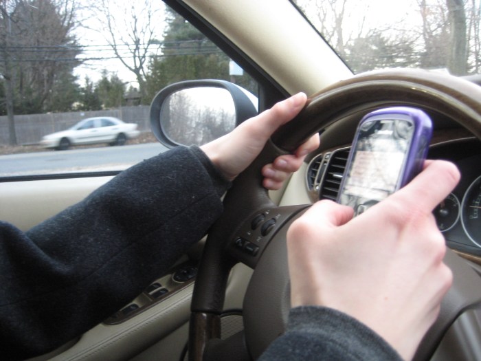 Texting while driving everyones doing it