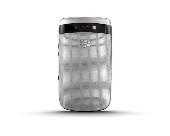 Rim carries blackberry torch into smartphone fray