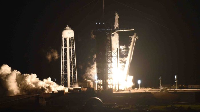 Falcon spacex hipwallpaper