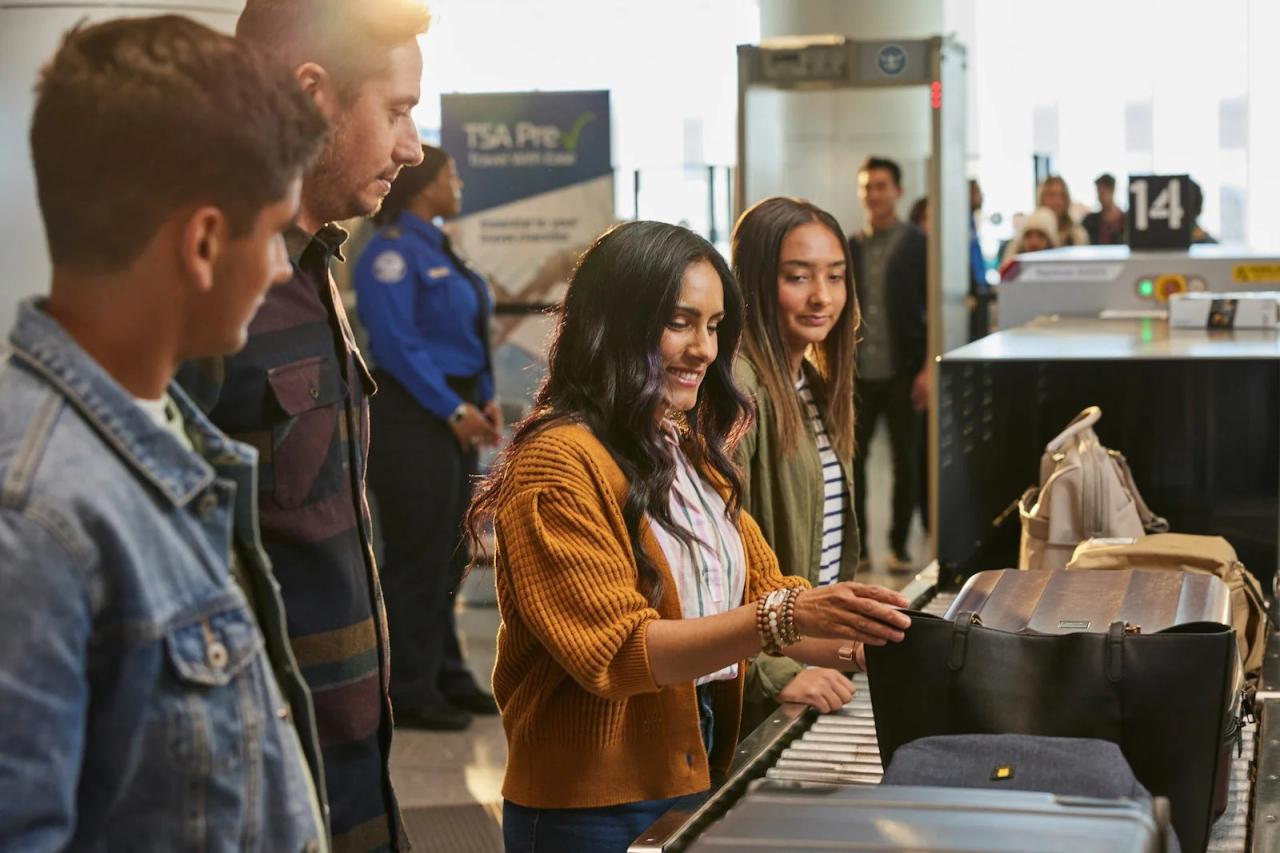 Tsa isnt telling the whole truth about scanners charges privacy group
