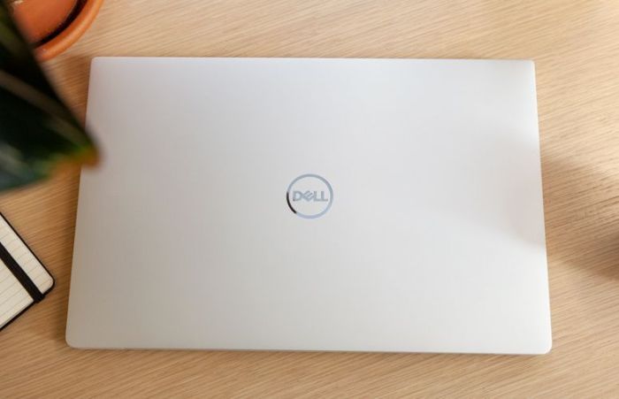 Laptop dell laptops notebook purchasing computer consider things when will sized slimmer lighter easier weight travel system light choose board Dell rolls out laptop for the hard hat set