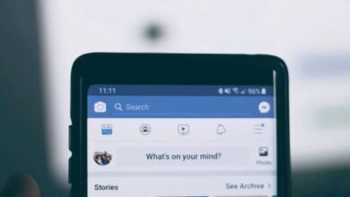 Facebook once again hangs up on phone rumors