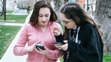 Hypertexting lumped in with other risky teen behaviors
