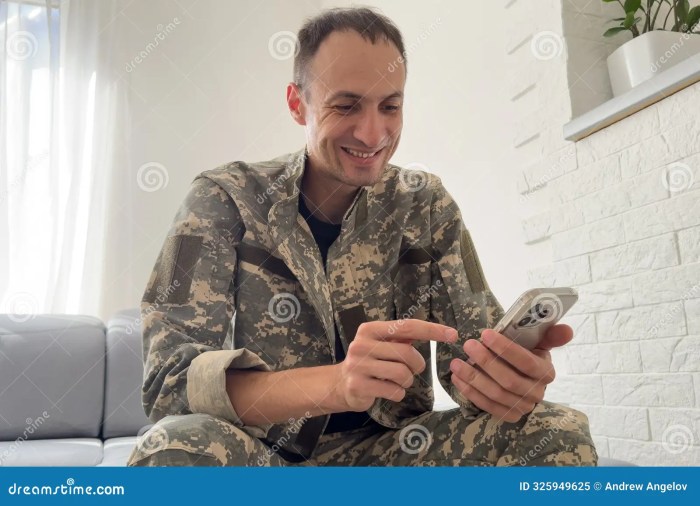 Army to enlist smartphones for active duty