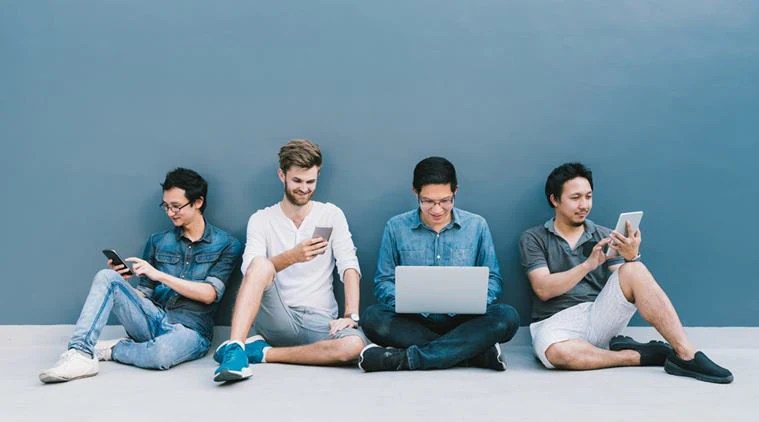 Socialeyes lets facebook friends chat hollywood squares style