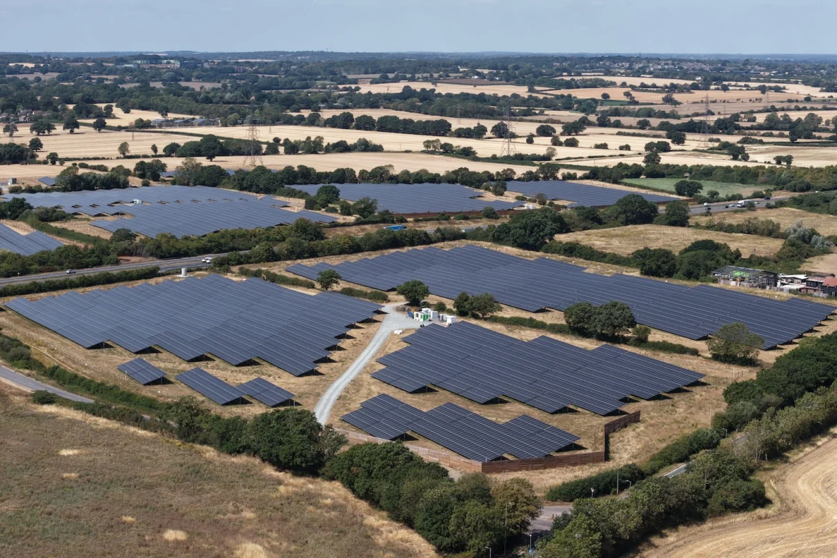 Record Wind and Solar Save UK £5.9bn in Gas Imports Amid Hormuz Crisis